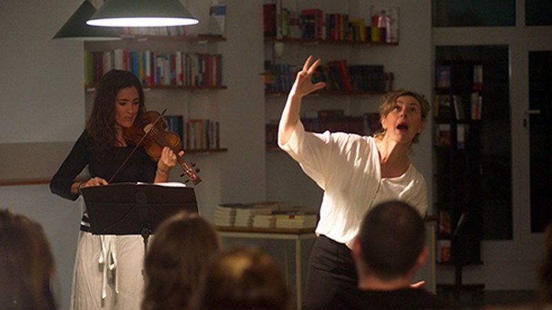 ‘Basatiaren mintzoa’ helduentzako ipuin musikatuak bihar liburutegian