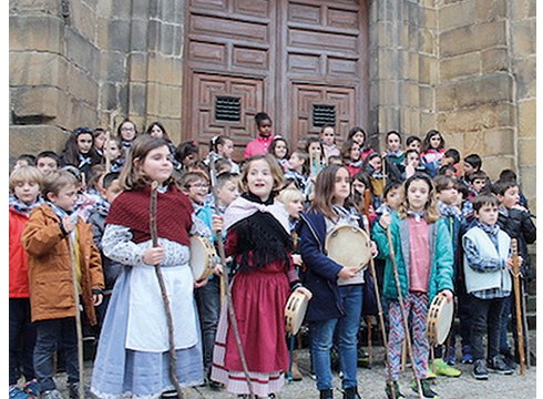 [ Santa Ageda ] Baserrietan eta kalean arituko dira bihar santaeskean