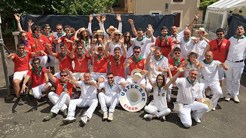 Bederatzi egunetan jarraian izango dute emanaldia Ustekabe fanfarreko musikariek