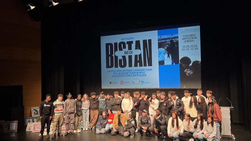 'Begi bistan' jardunaldia hartu du gaur goizean Coliseo antzokiak