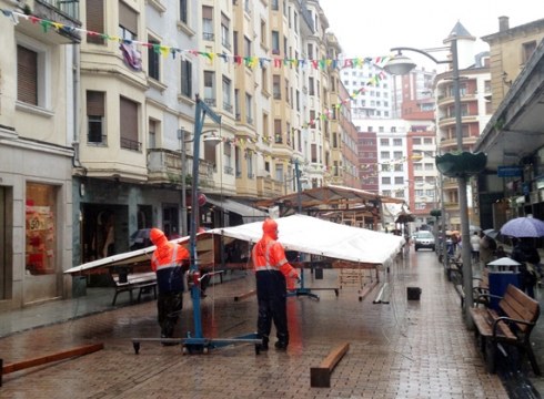 Beherapen Azoka, eguaztenetik zapatura arte Toribio Etxebarrian zabalik