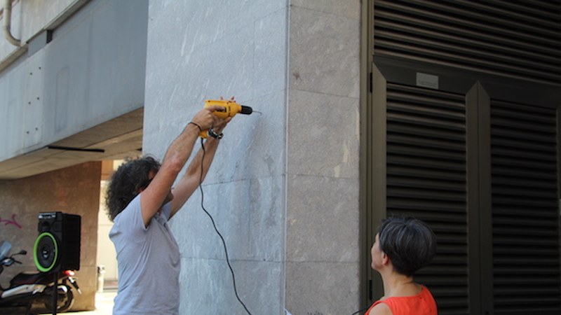 Beistegi Hermanos eraikina-plaka jartzea