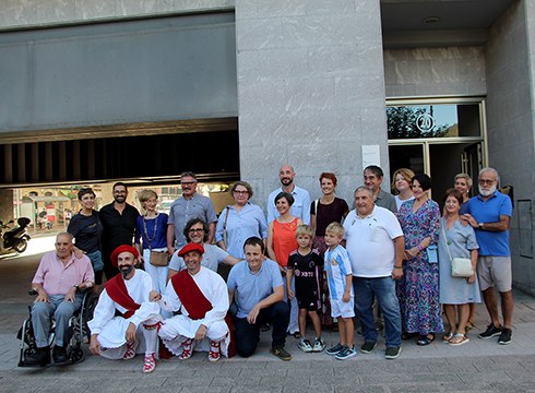 Beistegui Hermanos eraikina eta Ramon Martiarena arkitektoa gogoratzeko plaka ipini dute