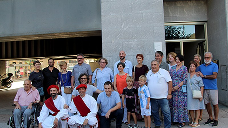 Beistegui Hermanos eraikina eta Ramon Martiarena arkitektoa gogoratzeko plaka ipini dute