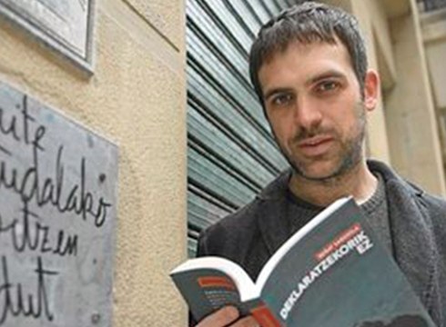 Beñat Sarasolarekin hasiko du urtea Harixa Emoten irakurketa klubak gaur arratsaldean