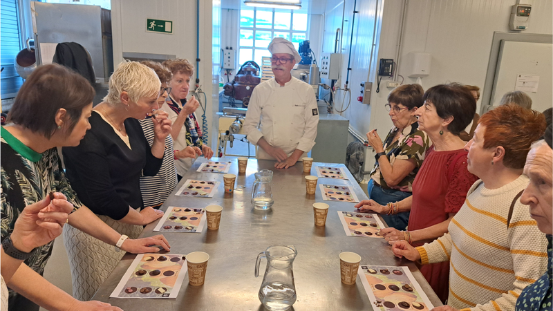 Berbalagunek Gorrotxategiren txokolate-museoa bisitatu dute