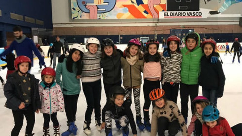 Berbalagunak patinatzen ibili dira Txuri Urdinen