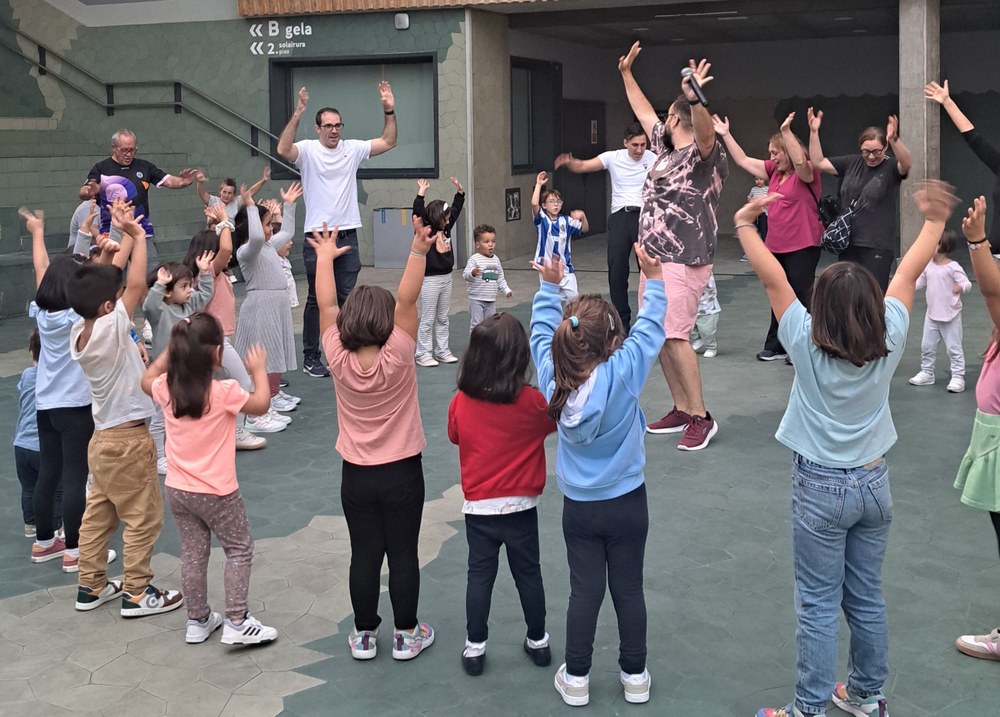 Berbetan Jaia ospatu zen atzo Errebalen jai-giro paregabean