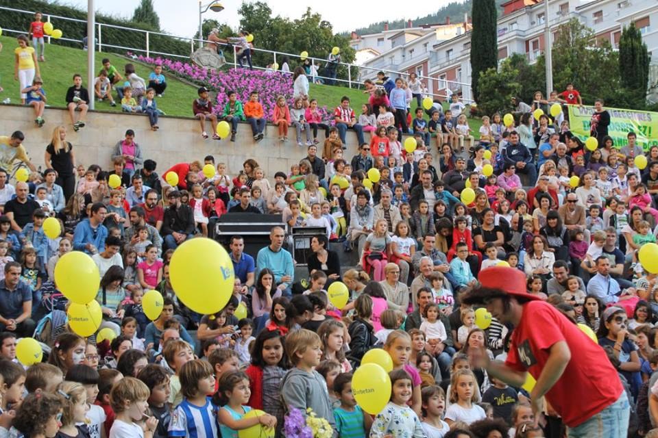 Berbetan jaialdia arrakastatsua izan zen