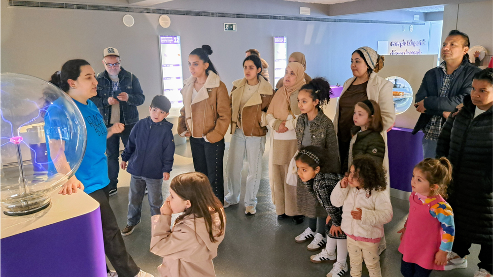 Berbetaneko familiek zapatu goiz zoragarria pasa zuten Eureka Zientzia Museoan