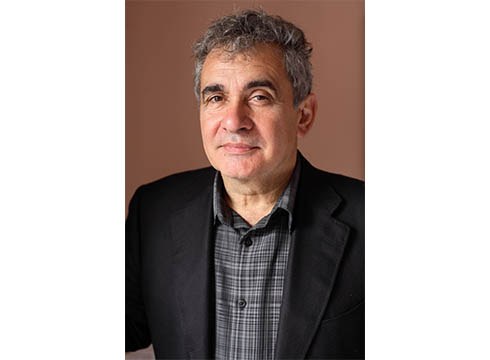 Bernardo Atxaga, idazlea: “Garai zailetan bilgunea izan zen Euskaltzaindia”