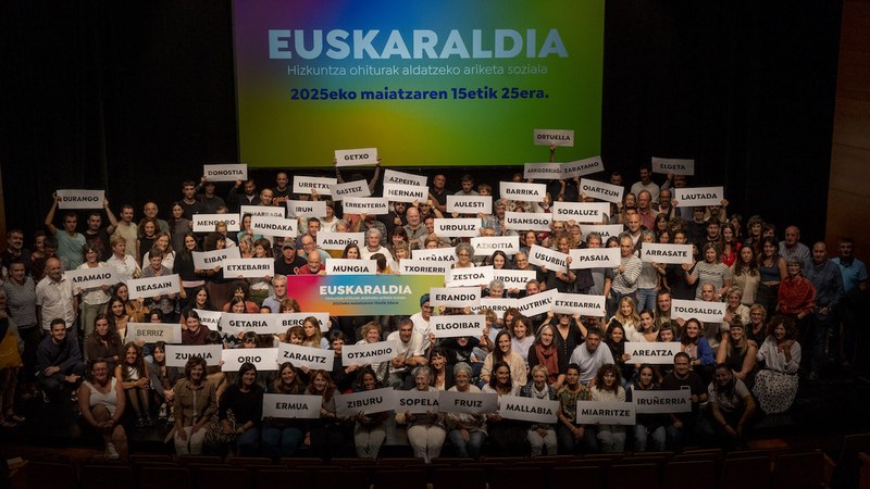 Berrehun lagunetik gora elkartu dira Eibarren Euskaraldia ON! topaketetan