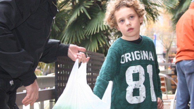 Berriz egin da zozketa ...eta kitto!-ren otarra banatzeko