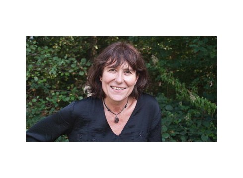 Bertha Gaztelumendi, dokumentalista: “Gizarte baketsuan bizitzeko biolentzia askori egin behar zaie aurre”