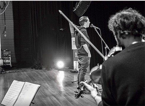 Bertsoak eta musika uztartzen dituen saioa egingo da barixaku gauean