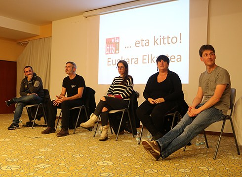 Bertsolariek saio biribila egin zuten atzo Portaleak hartu zuen San Andres jaialdian