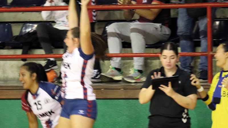 Beste asteburu bikain bat Mek Eskubaloiko taldeentzat