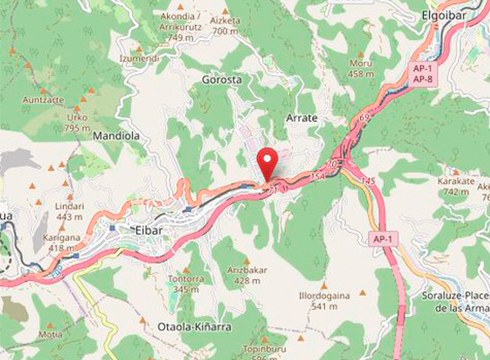 Bi autoren arteko istripua gertatu da saihesbidean