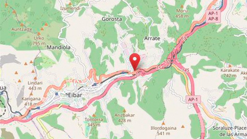 Bi autoren arteko istripua gertatu da saihesbidean