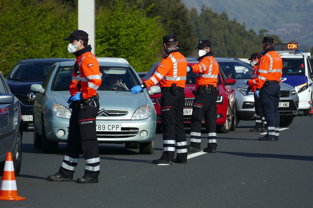 Bi lagun atxilotu dituzte pertsonen legez kanpoko trafikoa egotzita