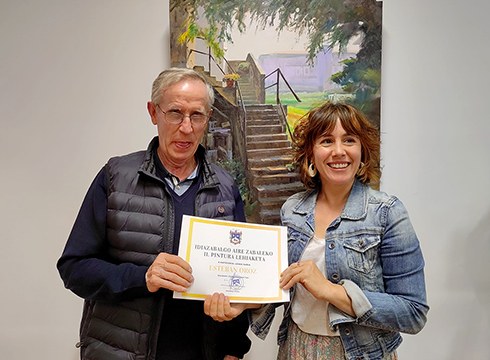 Bi sari jaso ditu Esteban Oroz artista eibartarrak asteburu bakarrean