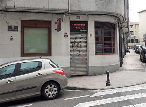 Bi taberna itxiarazi dituzte udaltzainek, tabernariaren gertuko batek COVID-19aren proban positibo eman eta gero