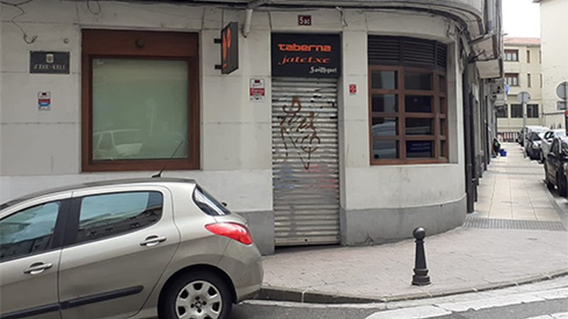 Bi taberna itxiarazi dituzte udaltzainek, tabernariaren gertuko batek COVID-19aren proban positibo eman eta gero