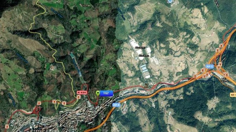 Bi zauritu gaur goizean gertatu den auto istripuan