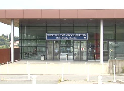 Biarritzen txertoa jasotzeko baldintzak zorroztu dituzte Hegoaldeko herritarrentzat