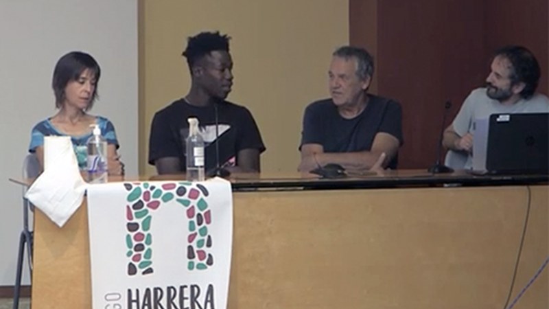 [BIDEOA] 'Migrazioa ez da delitua. Bizitzak salbatzea ez da delitua’ mahai-ingurua