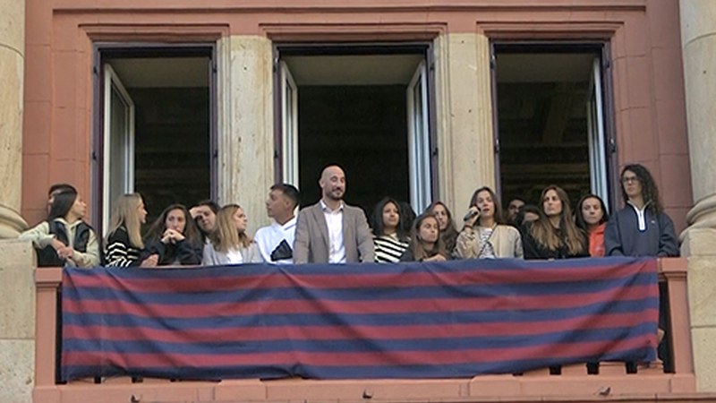 Eibar KE-ren emakumezkoen taldeari ongietorria udaletxean