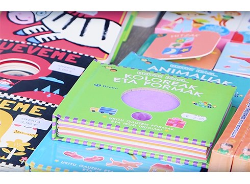 BIDEOA | Liburu eta Diska Azoka domekara arte egongo da zabalik