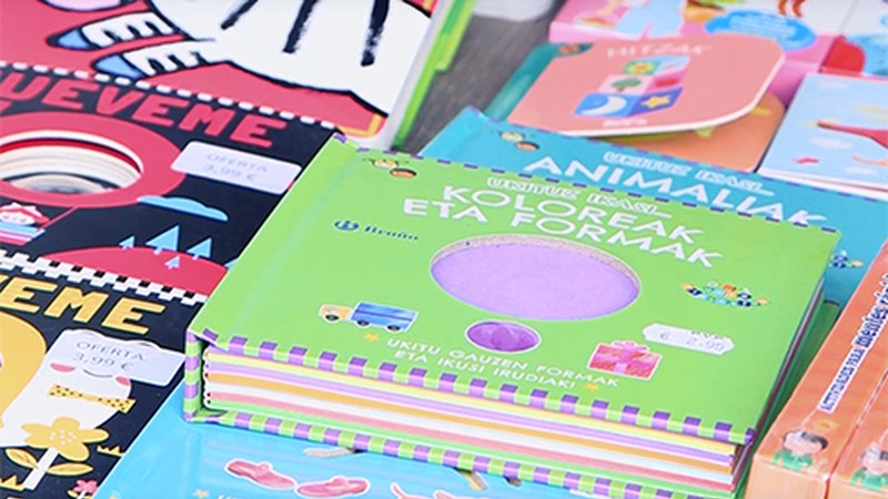 BIDEOA | Liburu eta Diska Azoka domekara arte egongo da zabalik