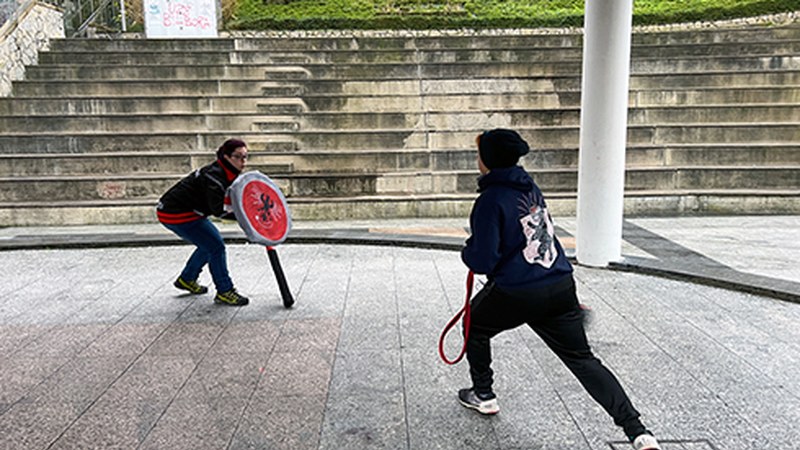 | Nola jokatzen da juggerrean?