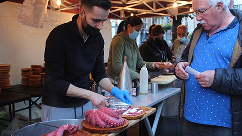 [BIDEOA] Giro ederrean ospatu dira Galiziako Etxekoek antolatutako jaiak asteburuan