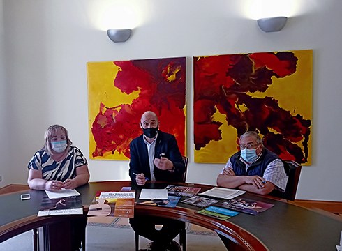 Bigarren Errepublikaren aldarrikapenaren 90. urteurrena gogoratzeko Udalak antolatu dituen jarduerak aurkeztu dituzte