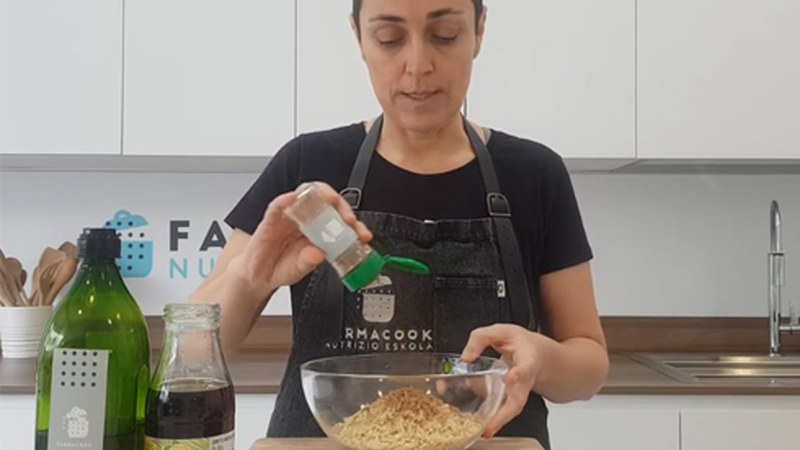 Bigarren errezeta osasungarria eta erraz egitekoa: mueslia