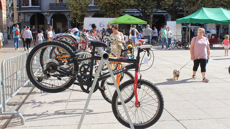 Bigarren eskuko bizikleta azoka ipiniko dute zapatu goizean Untzagan