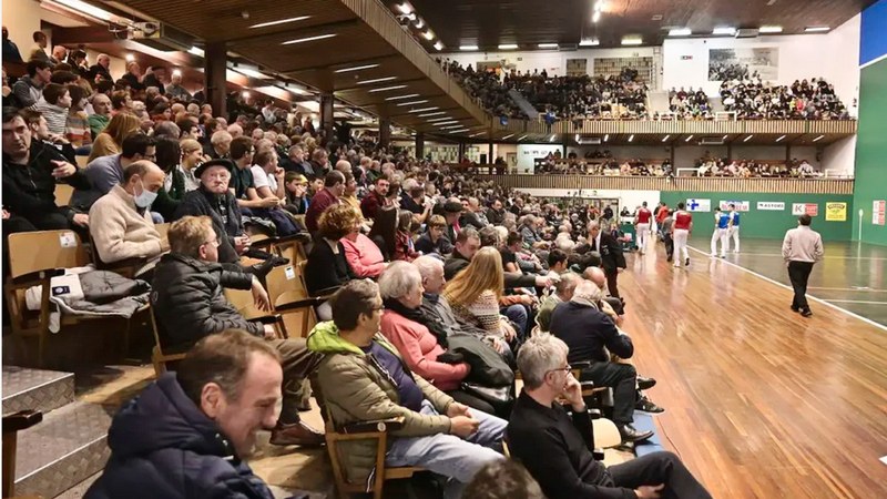 Bihar 11:00etan hartuko du Astelenak domekako finalerdirako pilota aukeraketa