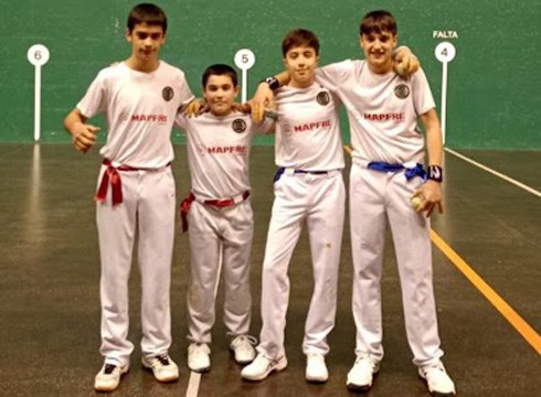 Bihar 19:00etan pilota jaialdia eta domekan 09:00etan paleta gomazkoa Astelena frontoian