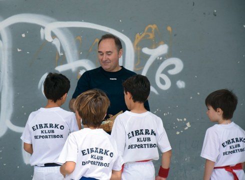 Bihar Amañako frontoian jokatu behar ziren pilota partiduak Altzubarrenera aldatu dituzte