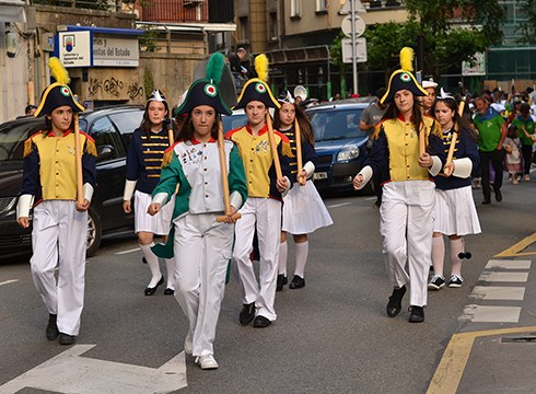 Bihar arratsaldean bilduko dituzte Sanjuanetako Danborradetan erabilitako erropak