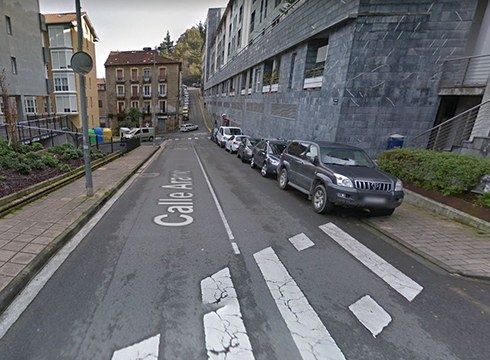 Bihar debekatuta egongo da Arane kalean aparkatzea