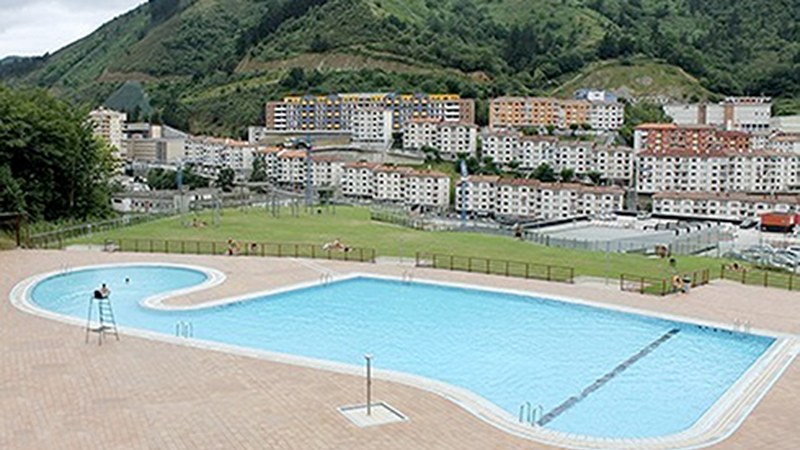 Bihar ekingo diote udako denboraldi berriari kanpoko igerilekuan