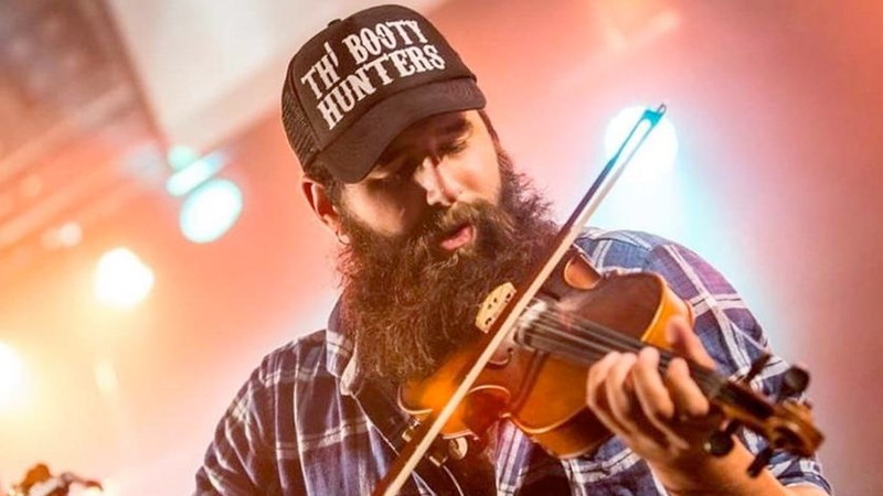 Bihar Folk You! kontzertua eskainiko dute Goiatz Dutto eta Will Mud musikariek Ez Dok-Zaizoi tabernan