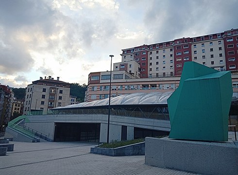 Bihar zabalduko dituzte herritarrentzat Errebal Plazia eraikinaren plaza eta inguruak