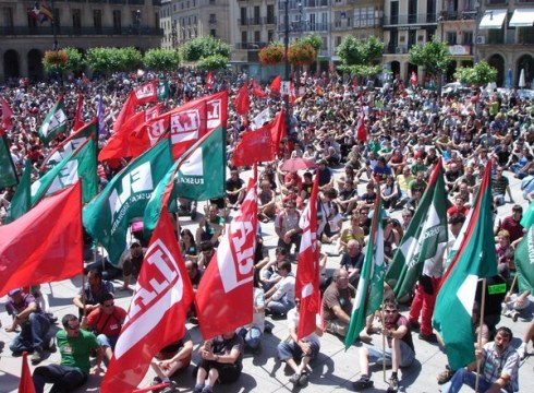 Biharko elkarretaratzea deitu dute ELA, LAB eta STEE-EILAS sindikatuek