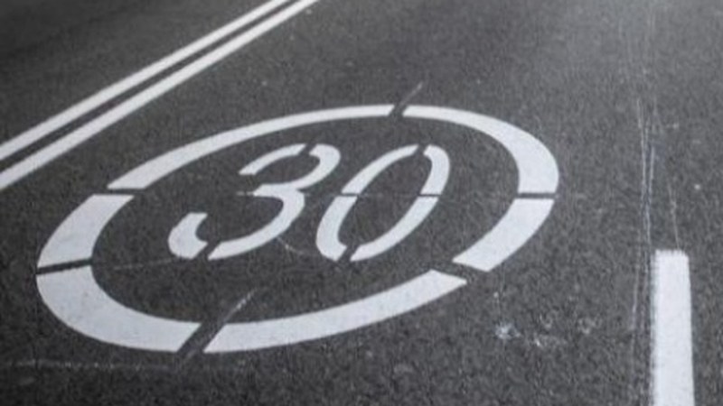 Bihartik aurrera herri barruko gehienezko abiadura 30 km/h-koa izango da