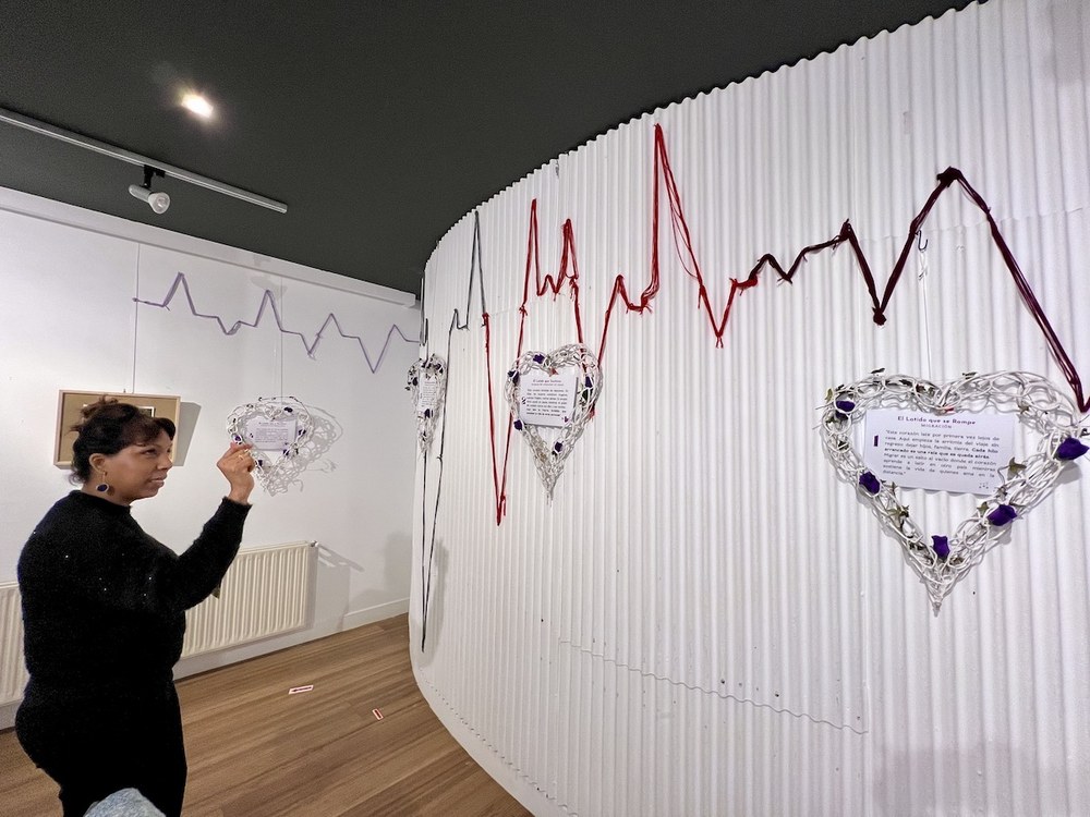 Bihotzez zaintzen dutenak omentzeko erakusketa