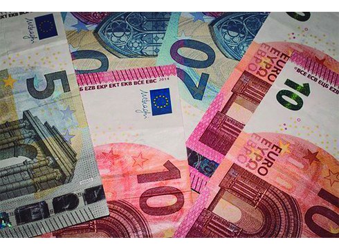 Bikote bat atxilotu dute 150.000 euro inguruko iruzurra egiteagatik